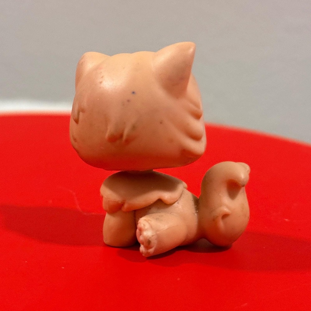 Littlest‎ Pet Shop Persian Cat Toy Figure Peach Color Eyes - Picture 3 of 4
